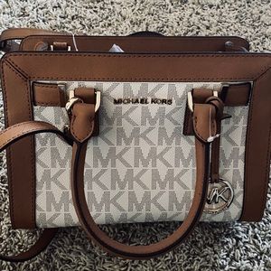 Michael Kors Dillion small acorn color BNWT